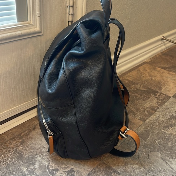 Vera Bradley Backpack - Picture 2 of 9